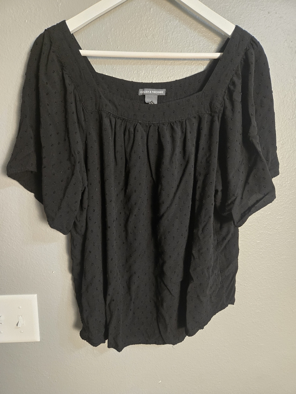 Chelsea & Theodore Square Neckline Fluttery Sleeves Dot Pattern Top Size Large